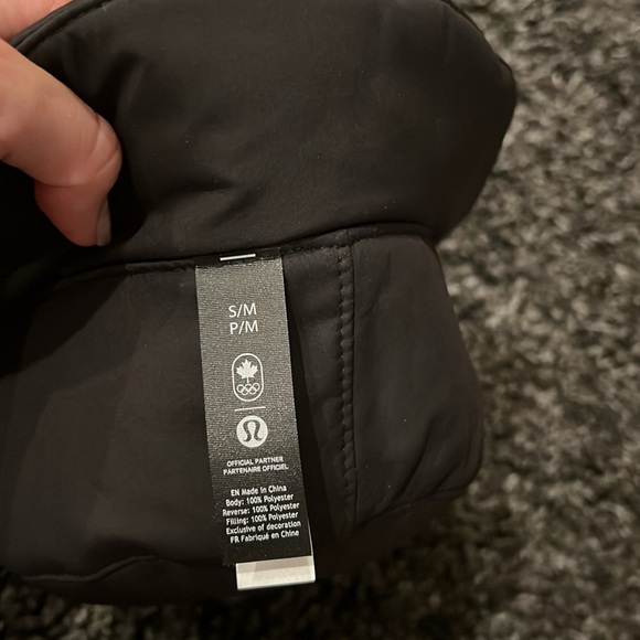 Lululemon Both Ways Insulated Bucket Hat Team Canada Olympics Black Sz. S/M - Picture 5 of 6